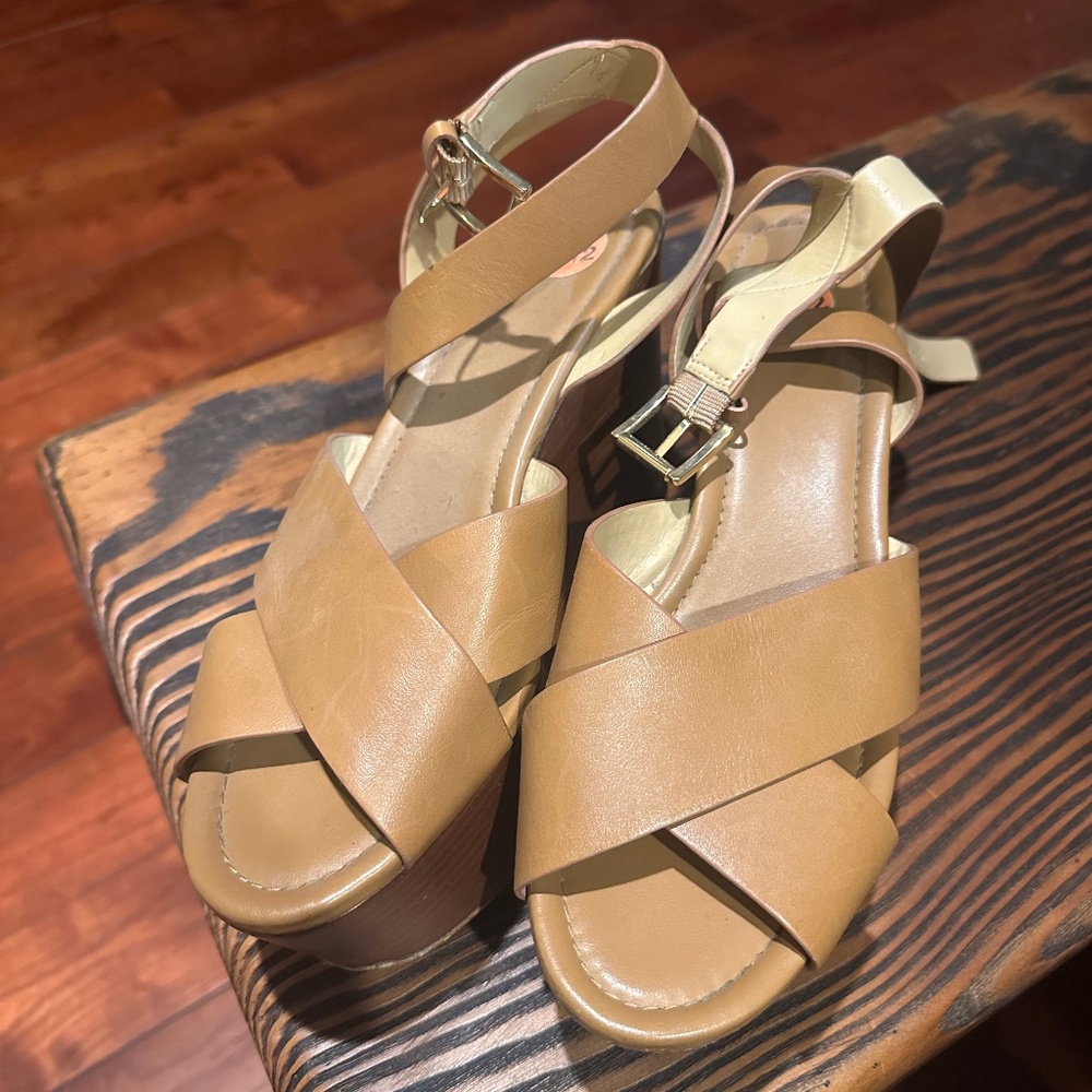 Michael Kors Wooden Wedge Sandals SZ 9.5